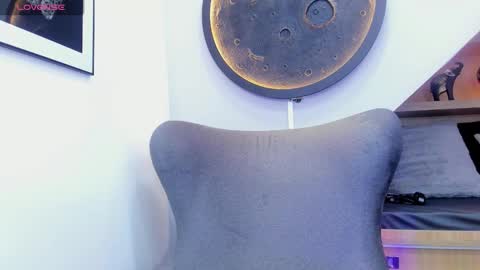 Mia online show from March 21, 2026, 12:54 pm