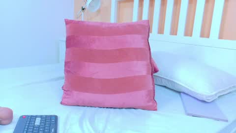 miaanderson__ online show from April 19, 2026, 6:10 pm