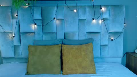 miaanderson__ online show from May 14, 2026, 12:23 pm