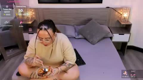 mia red hair molly short hair online show from July 25, 2026, 3:04 am