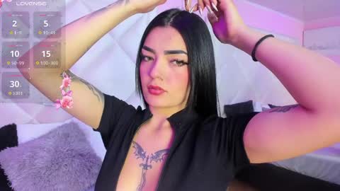 Snapshot of miaasmiith_ chatting on April 7, 2026, 9:15 pm Alexandra online show from April 7, 2026, 9:15 pm