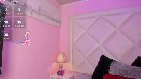 Snapshot of miaasmiith_ chatting on April 9, 2026, 11:15 am Alexandra online show from April 9, 2026, 11:15 am