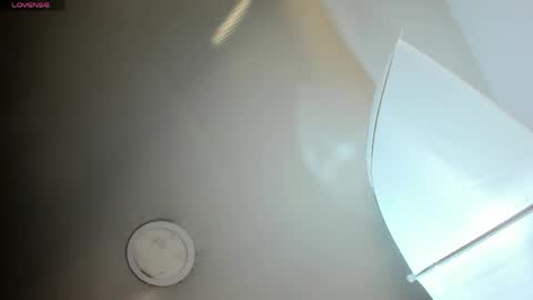 Snapshot of miaasmiith_ chatting on May 1, 2026, 11:04 am Alexandra online show from May 1, 2026, 11:04 am