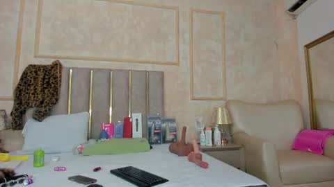 Snapshot of miaasummer chatting on June 26, 2026, 11:25 am Miaasummer online show from June 26, 2026, 11:25 am