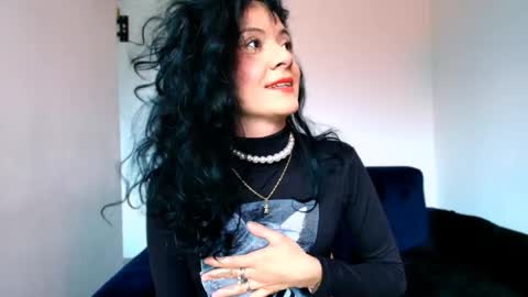 miabeautyxxx online show from April 9, 2026, 2:22 pm
