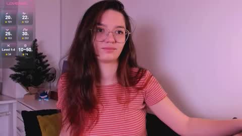 mia online show from December 14, 2025, 9:41 pm