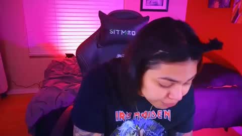 Mia online show from December 31, 2024, 1:26 am