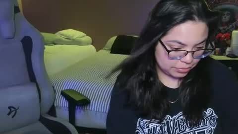 Mia online show from October 1, 2025, 2:50 am