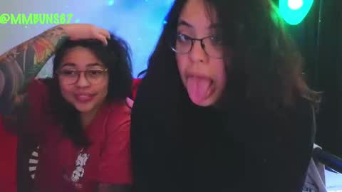 Mia online show from October 9, 2025, 2:31 am