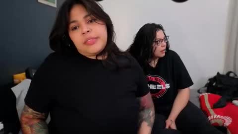 Snapshot of miacanela_xo chatting on February 28, 2026, 3:18 am Mia online show from February 28, 2026, 3:18 am