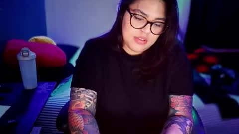 Snapshot of miacanela_xo chatting on April 1, 2026, 2:12 am Mia online show from April 1, 2026, 2:12 am
