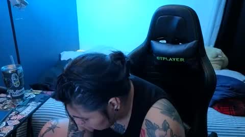 Mia online show from May 17, 2026, 2:09 am