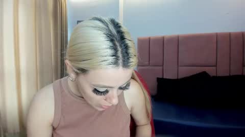 MiaCarper online show from March 17, 2026, 8:56 pm