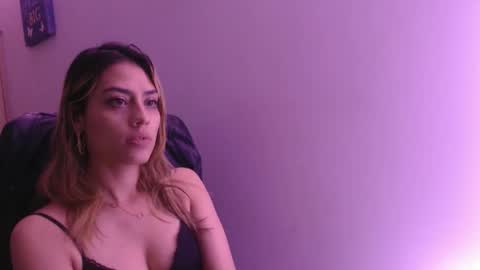 Miia  online show from December 3, 2025, 3:03 am