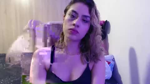 Miia  online show from December 18, 2025, 12:17 am