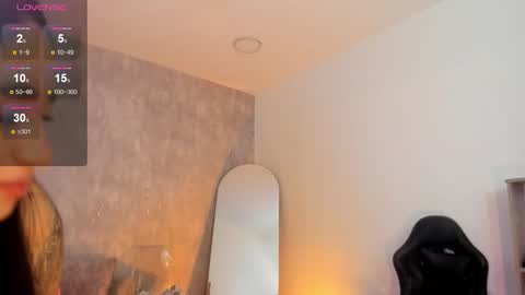Snapshot of miacoopersx chatting on October 20, 2025, 12:05 pm miacooper online show from October 20, 2025, 12:05 pm