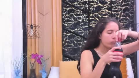 MiaCours online show from March 25, 2026, 7:09 pm