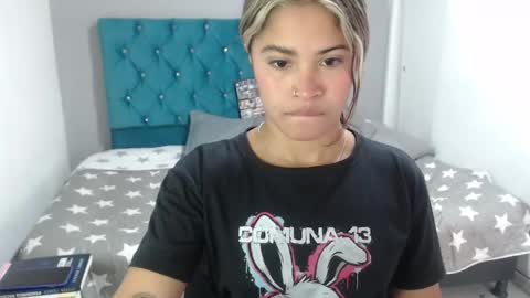 miacumgirl online show from May 7, 2026, 12:21 pm