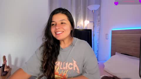 Snapshot of miadanielss chatting on December 6, 2024, 4:14 am IG Yojanagomez online show from December 6, 2024, 4:14 am