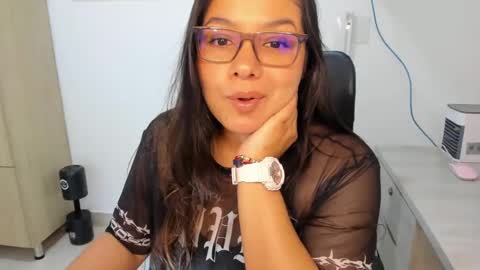 Snapshot of miadanielss chatting on March 1, 2025, 4:44 pm IG Yojanagomez online show from March 1, 2025, 4:44 pm