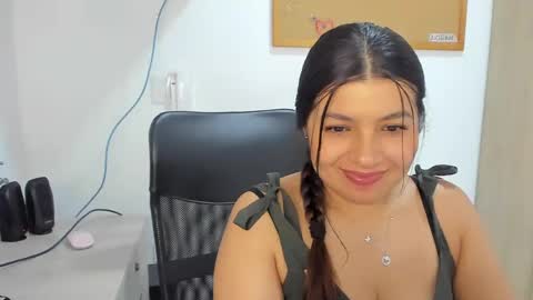 Snapshot of miadanielss chatting on March 10, 2025, 4:57 pm IG Yojanagomez online show from March 10, 2025, 4:57 pm