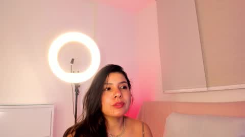 Snapshot of miadanielss chatting on February 20, 2026, 1:24 am IG Yojanagomez online show from February 20, 2026, 1:24 am