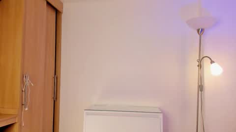 Snapshot of miadanielss chatting on March 24, 2026, 10:48 pm IG Yojanagomez online show from March 24, 2026, 10:48 pm