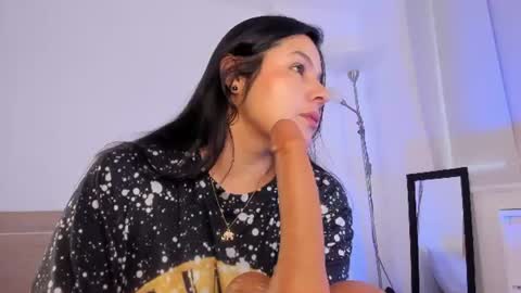 Snapshot of miadanielss chatting on August 4, 2026, 3:25 pm IG Yojanagomez online show from August 4, 2026, 3:25 pm