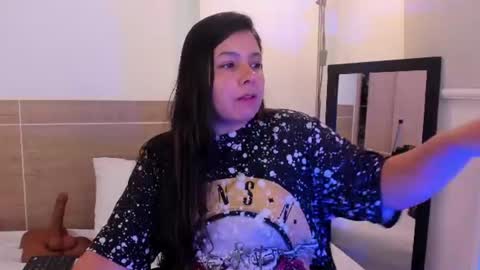 Snapshot of miadanielss chatting on August 7, 2026, 2:24 am IG Yojanagomez online show from August 7, 2026, 2:24 am