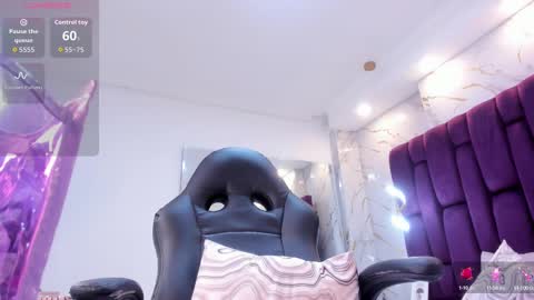 Snapshot of miadiamondd chatting on September 20, 2025, 1:01 pm miadiamondd online show from September 20, 2025, 1:01 pm
