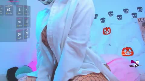 Snapshot of miaengels_ chatting on October 20, 2025, 2:12 am Mia Engels online show from October 20, 2025, 2:12 am