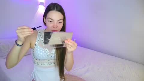 Snapshot of miafiora chatting on May 8, 2026, 1:00 am Mia online show from May 8, 2026, 1:00 am