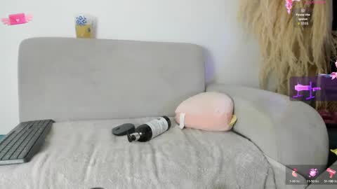 Snapshot of miafisher_ chatting on September 23, 2025, 9:56 am Miafisher online show from September 23, 2025, 9:56 am