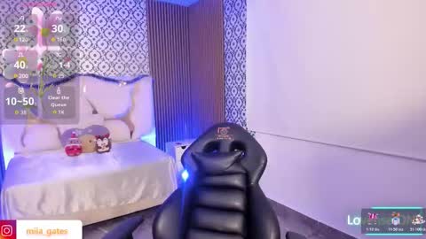 Mia online show from November 27, 2025, 3:52 am