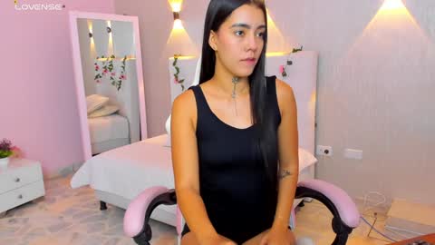 Mia Gomez online show from February 6, 2025, 2:37 pm