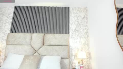 miagomezx online show from October 9, 2025, 9:46 pm