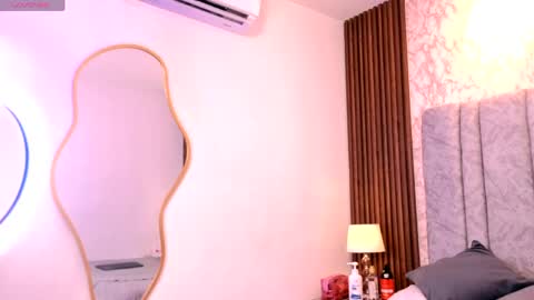 Snapshot of miagomezx chatting on May 1, 2026, 7:51 pm miagomezx online show from May 1, 2026, 7:51 pm