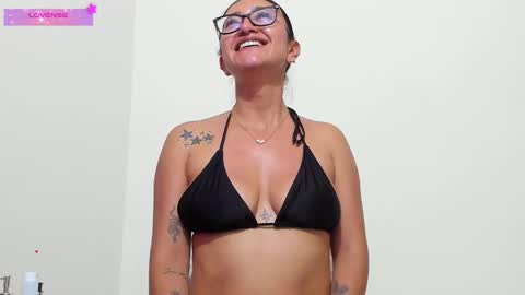 Snapshot of miagonzal chatting on September 30, 2025, 1:10 am Mia  online show from September 30, 2025, 1:10 am