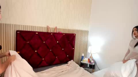 Snapshot of miah_bella chatting on October 17, 2025, 8:00 pm Miah and Bella online show from October 17, 2025, 8:00 pm