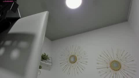 Snapshot of miah_bigboobs chatting on January 17, 2025, 8:56 am Miah Collins online show from January 17, 2025, 8:56 am