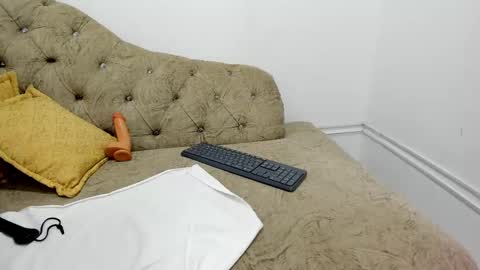 Snapshot of miah_bigboobs chatting on March 3, 2025, 11:33 am Miah Collins online show from March 3, 2025, 11:33 am