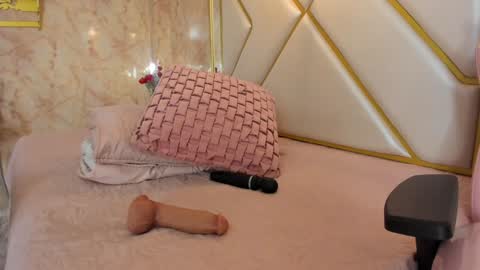 Miah  online show from February 2, 2025, 5:53 am