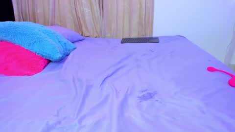 Miah  online show from December 10, 2024, 5:44 pm