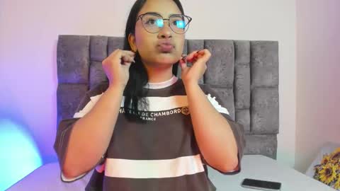 miah new independent model acount online show from October 30, 2025, 2:13 am