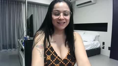 Ms Mia  Owner Of  Your Mind online show from February 27, 2025, 2:42 am