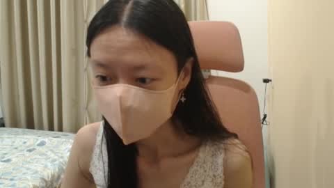 miahchan68 online show from March 17, 2026, 11:02 am