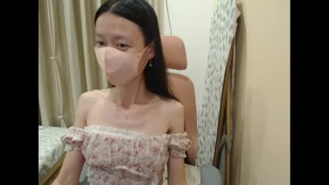 miahchan68 online show from June 25, 2026, 2:43 pm