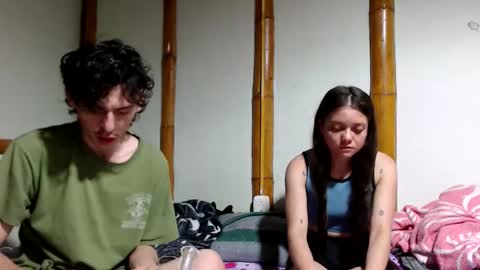 Snapshot of miahells chatting on March 5, 2026, 6:42 am Mia Sam online show from March 5, 2026, 6:42 am