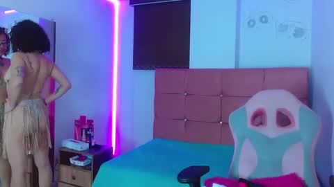 MIA VELEZ online show from December 31, 2024, 2:51 am