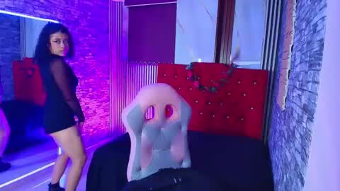 MIA VELEZ online show from November 6, 2025, 3:07 am